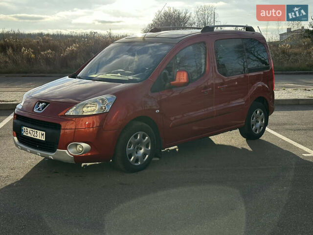 Красный Пежо Partner, объемом двигателя 1.56 л и пробегом 260 тыс. км за 8350 $, фото 8 на Automoto.ua