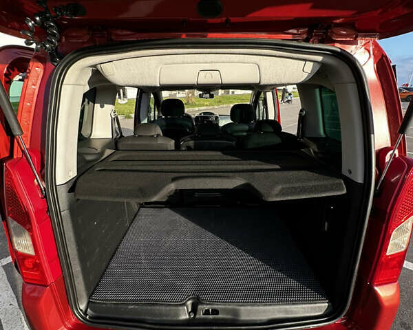 Красный Пежо Partner, объемом двигателя 1.56 л и пробегом 260 тыс. км за 8350 $, фото 19 на Automoto.ua