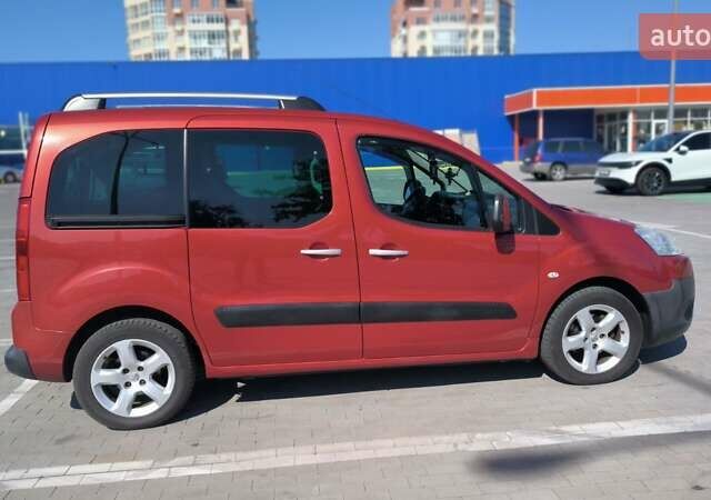 Красный Пежо Partner, объемом двигателя 1.6 л и пробегом 218 тыс. км за 7900 $, фото 3 на Automoto.ua