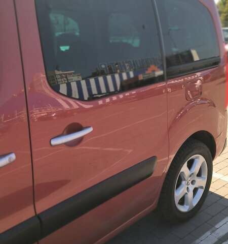 Красный Пежо Partner, объемом двигателя 1.6 л и пробегом 218 тыс. км за 7900 $, фото 2 на Automoto.ua