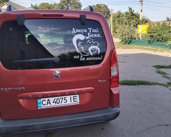 Красный Пежо Partner, объемом двигателя 1.6 л и пробегом 218 тыс. км за 7900 $, фото 5 на Automoto.ua