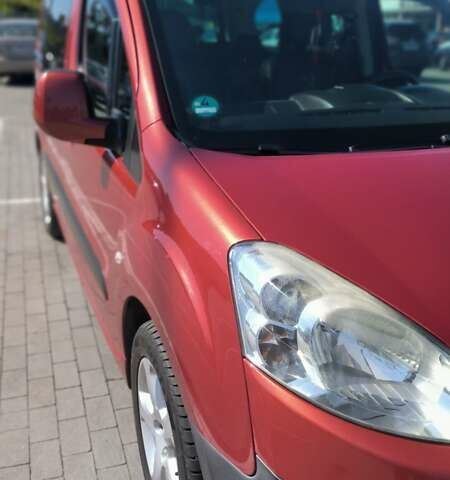 Красный Пежо Partner, объемом двигателя 1.6 л и пробегом 218 тыс. км за 7900 $, фото 7 на Automoto.ua