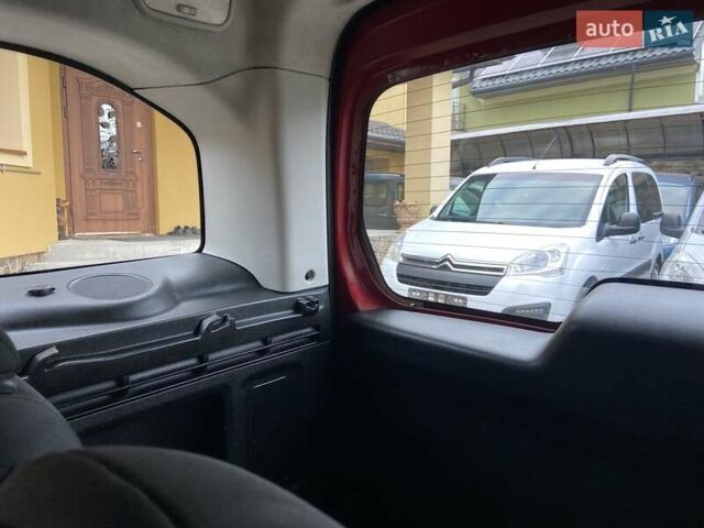 Красный Пежо Partner, объемом двигателя 1.6 л и пробегом 191 тыс. км за 10450 $, фото 83 на Automoto.ua