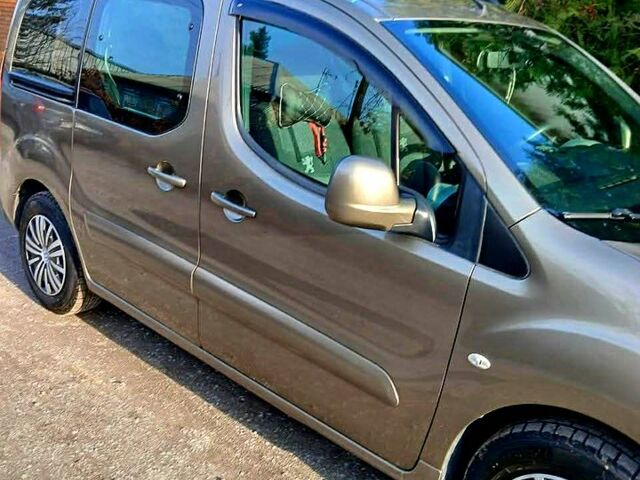 Пежо Partner, объемом двигателя 1.6 л и пробегом 300 тыс. км за 9500 $, фото 1 на Automoto.ua