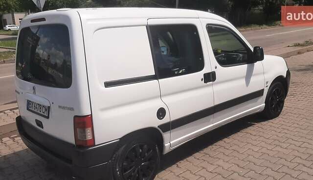 Пежо Partner, объемом двигателя 1.6 л и пробегом 300 тыс. км за 3200 $, фото 4 на Automoto.ua