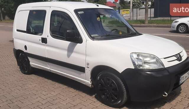 Пежо Partner, объемом двигателя 1.6 л и пробегом 300 тыс. км за 3200 $, фото 3 на Automoto.ua