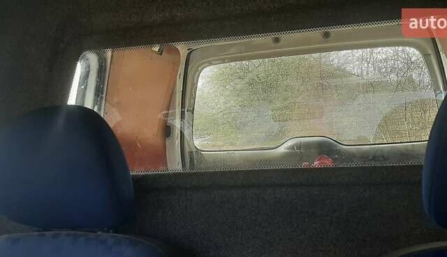 Пежо Partner, объемом двигателя 1.6 л и пробегом 300 тыс. км за 3200 $, фото 17 на Automoto.ua