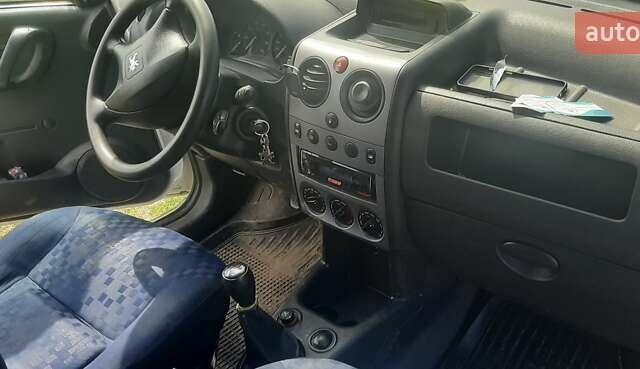 Пежо Partner, объемом двигателя 1.6 л и пробегом 300 тыс. км за 3200 $, фото 16 на Automoto.ua