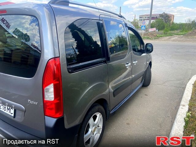 Серый Пежо Partner, объемом двигателя 1.6 л и пробегом 261 тыс. км за 7500 $, фото 4 на Automoto.ua