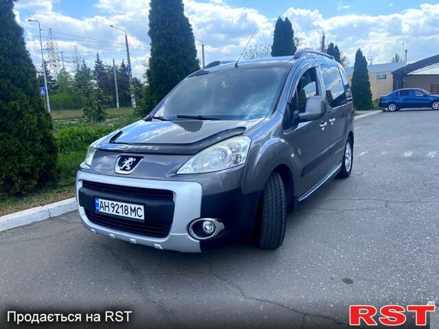 Серый Пежо Partner, объемом двигателя 1.6 л и пробегом 261 тыс. км за 7500 $, фото 1 на Automoto.ua