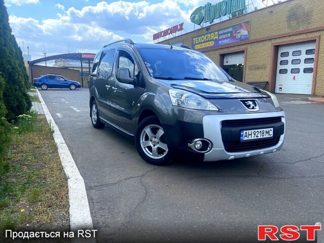 Серый Пежо Partner, объемом двигателя 1.6 л и пробегом 261 тыс. км за 7500 $, фото 3 на Automoto.ua