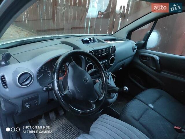 Сірий Пежо Partner, об'ємом двигуна 1.6 л та пробігом 310 тис. км за 4800 $, фото 4 на Automoto.ua