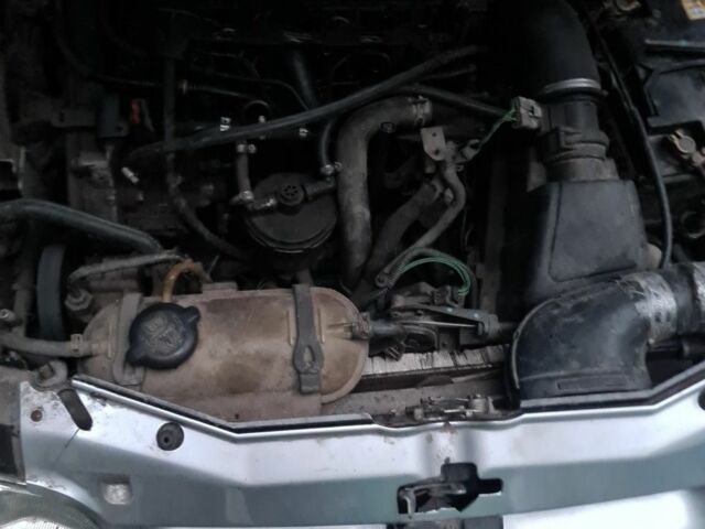 Серый Пежо Partner, объемом двигателя 2 л и пробегом 450 тыс. км за 1200 $, фото 5 на Automoto.ua