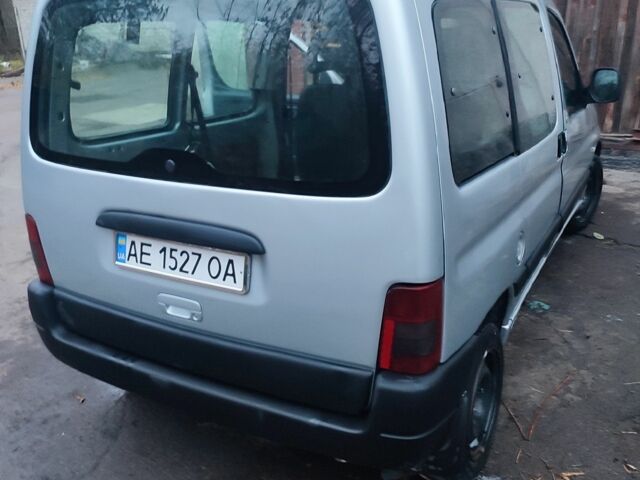 Серый Пежо Partner, объемом двигателя 0 л и пробегом 90 тыс. км за 3200 $, фото 3 на Automoto.ua