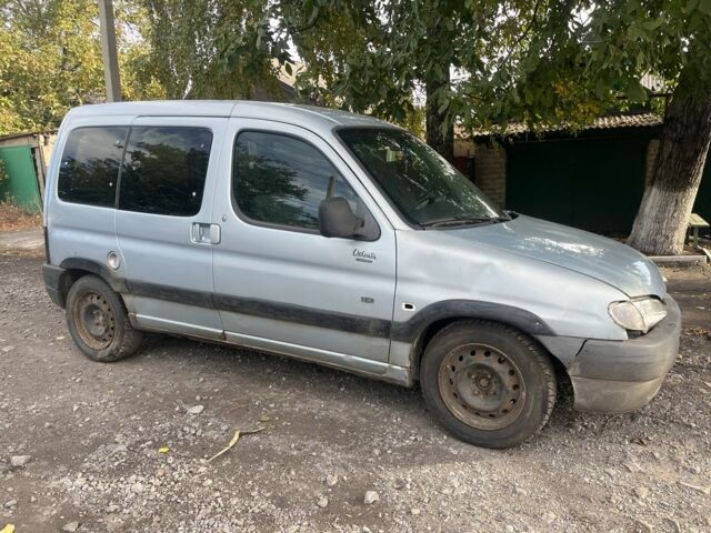 Сірий Пежо Partner, об'ємом двигуна 2 л та пробігом 220 тис. км за 1942 $, фото 4 на Automoto.ua