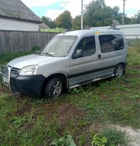 Серый Пежо Partner, объемом двигателя 2 л и пробегом 280 тыс. км за 3700 $, фото 5 на Automoto.ua