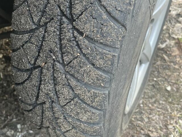 Серый Пежо Partner, объемом двигателя 2 л и пробегом 280 тыс. км за 3700 $, фото 2 на Automoto.ua