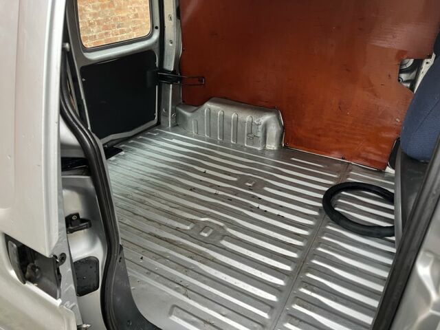 Серый Пежо Partner, объемом двигателя 1.9 л и пробегом 265 тыс. км за 2350 $, фото 6 на Automoto.ua