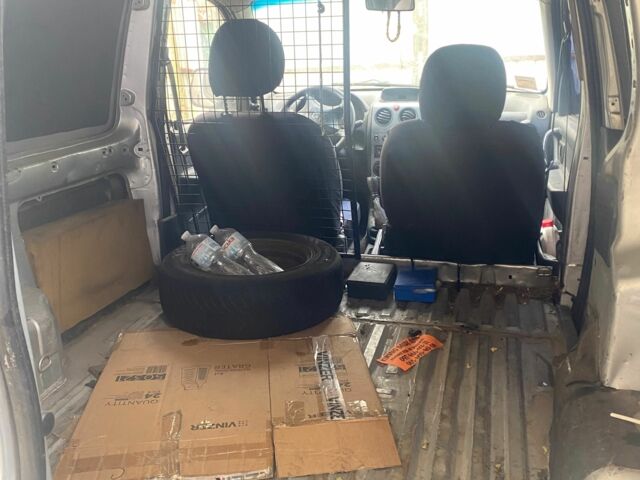 Сірий Пежо Partner, об'ємом двигуна 1.9 л та пробігом 150 тис. км за 1200 $, фото 5 на Automoto.ua