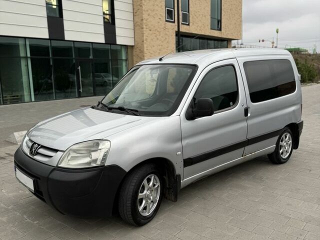 Сірий Пежо Partner, об'ємом двигуна 1.4 л та пробігом 205 тис. км за 3500 $, фото 5 на Automoto.ua