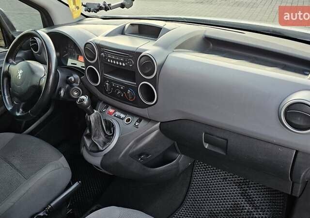 Серый Пежо Partner, объемом двигателя 1.56 л и пробегом 278 тыс. км за 4700 $, фото 8 на Automoto.ua