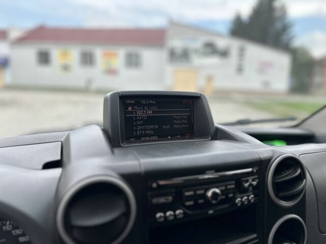 Серый Пежо Partner, объемом двигателя 1.6 л и пробегом 430 тыс. км за 4700 $, фото 3 на Automoto.ua