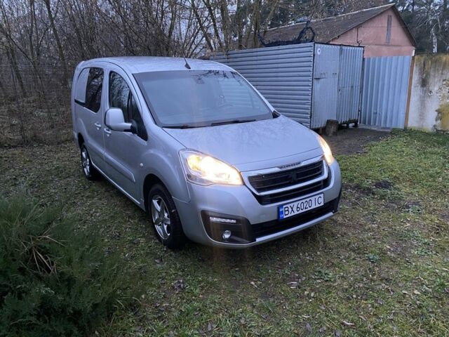 Сірий Пежо Partner, об'ємом двигуна 1.6 л та пробігом 302 тис. км за 8000 $, фото 1 на Automoto.ua