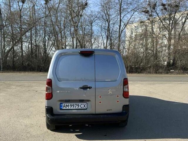 Серый Пежо Partner, объемом двигателя 1.5 л и пробегом 236 тыс. км за 11000 $, фото 2 на Automoto.ua