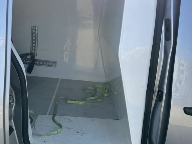 Серый Пежо Partner, объемом двигателя 1.5 л и пробегом 236 тыс. км за 11000 $, фото 6 на Automoto.ua