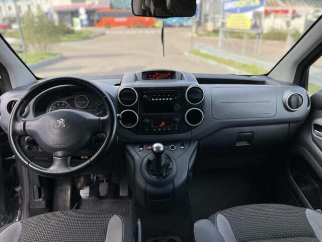 Сірий Пежо Partner, об'ємом двигуна 1.6 л та пробігом 200 тис. км за 10220 $, фото 7 на Automoto.ua