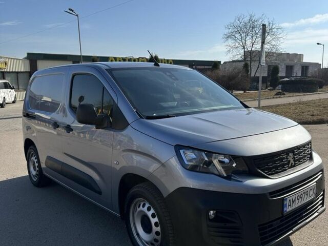 Серый Пежо Partner, объемом двигателя 1.5 л и пробегом 236 тыс. км за 11000 $, фото 4 на Automoto.ua