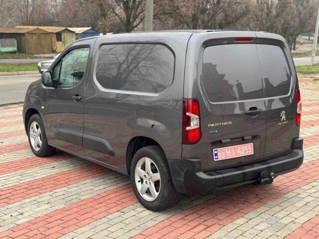 Серый Пежо Partner, объемом двигателя 1.5 л и пробегом 198 тыс. км за 13350 $, фото 5 на Automoto.ua