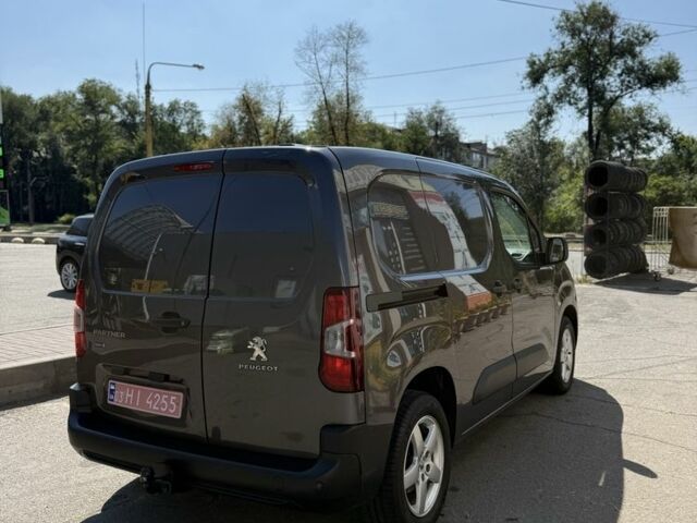 Серый Пежо Partner, объемом двигателя 1.5 л и пробегом 198 тыс. км за 13500 $, фото 5 на Automoto.ua