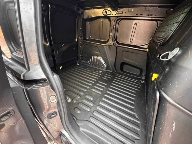 Серый Пежо Partner, объемом двигателя 1.5 л и пробегом 198 тыс. км за 13350 $, фото 12 на Automoto.ua