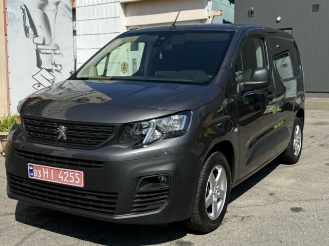 Серый Пежо Partner, объемом двигателя 1.5 л и пробегом 198 тыс. км за 13500 $, фото 1 на Automoto.ua