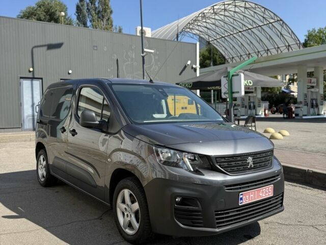 Серый Пежо Partner, объемом двигателя 1.5 л и пробегом 198 тыс. км за 13500 $, фото 7 на Automoto.ua