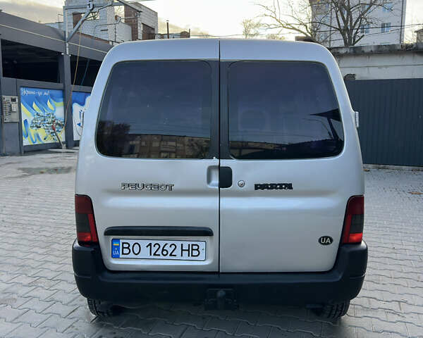 Сірий Пежо Partner, об'ємом двигуна 2 л та пробігом 380 тис. км за 2999 $, фото 6 на Automoto.ua