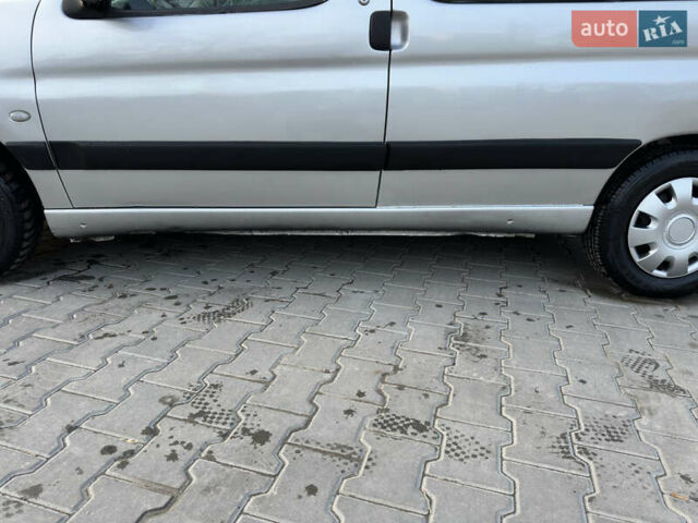 Сірий Пежо Partner, об'ємом двигуна 2 л та пробігом 380 тис. км за 2999 $, фото 10 на Automoto.ua
