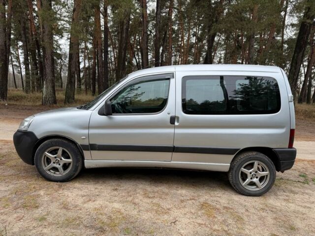 Серый Пежо Partner, объемом двигателя 2 л и пробегом 225 тыс. км за 3450 $, фото 4 на Automoto.ua