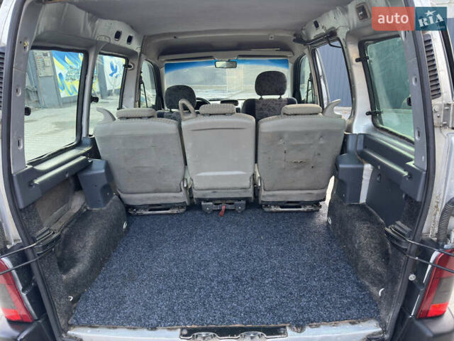 Сірий Пежо Partner, об'ємом двигуна 2 л та пробігом 380 тис. км за 2999 $, фото 13 на Automoto.ua