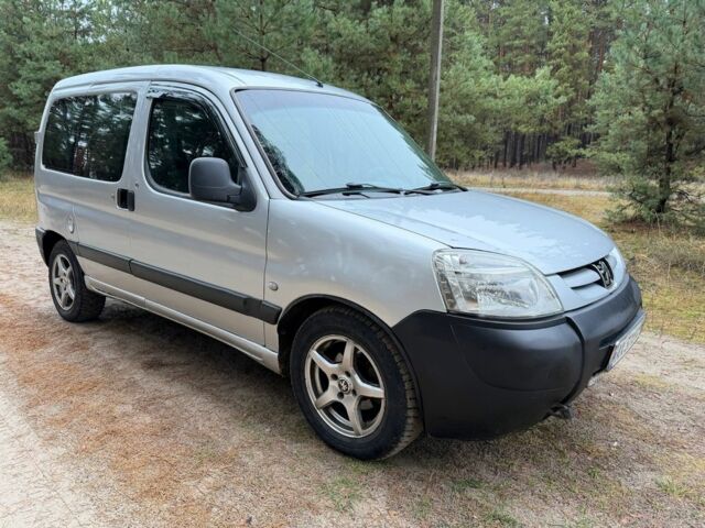 Серый Пежо Partner, объемом двигателя 2 л и пробегом 225 тыс. км за 3450 $, фото 1 на Automoto.ua