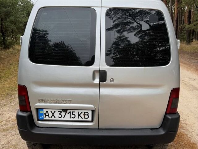 Серый Пежо Partner, объемом двигателя 2 л и пробегом 225 тыс. км за 3450 $, фото 6 на Automoto.ua
