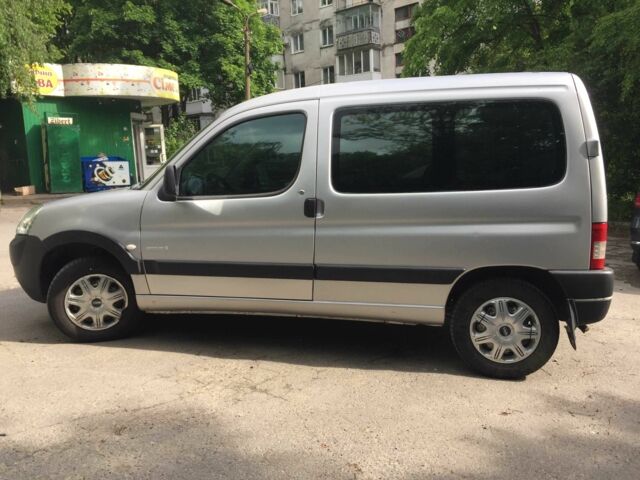 Серый Пежо Partner, объемом двигателя 1.9 л и пробегом 265 тыс. км за 3500 $, фото 4 на Automoto.ua