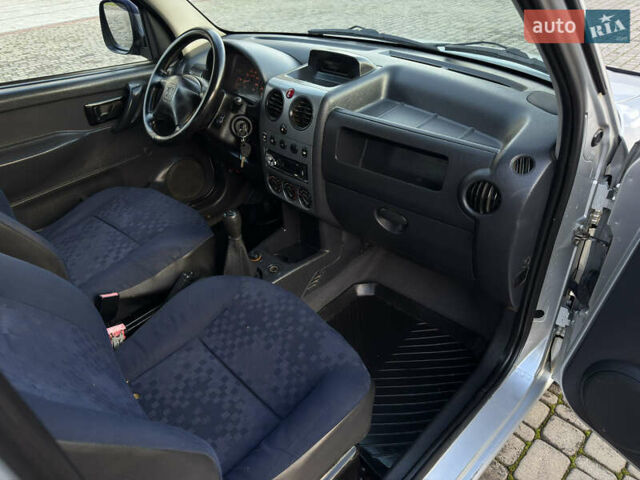 Серый Пежо Partner, объемом двигателя 1.6 л и пробегом 211 тыс. км за 3850 $, фото 30 на Automoto.ua