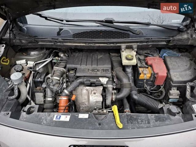 Серый Пежо Partner, объемом двигателя 1.6 л и пробегом 273 тыс. км за 7400 $, фото 11 на Automoto.ua