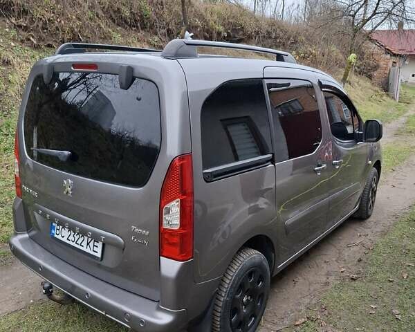 Серый Пежо Partner, объемом двигателя 1.6 л и пробегом 273 тыс. км за 7400 $, фото 3 на Automoto.ua