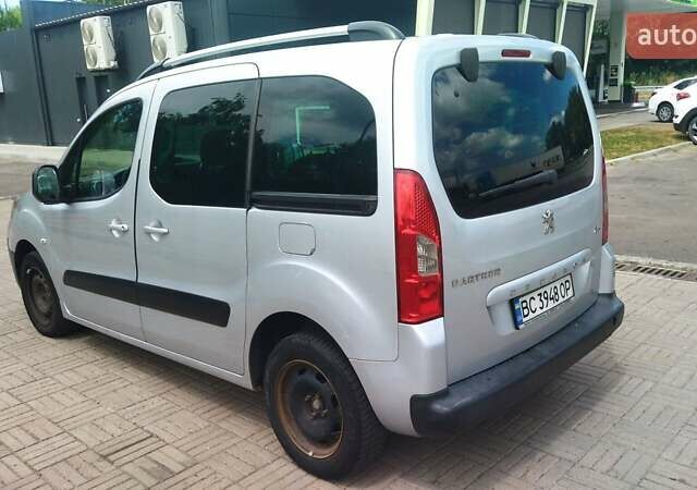 Серый Пежо Partner, объемом двигателя 1.56 л и пробегом 221 тыс. км за 6777 $, фото 7 на Automoto.ua