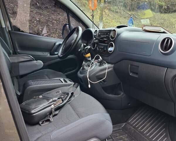 Серый Пежо Partner, объемом двигателя 1.6 л и пробегом 273 тыс. км за 7400 $, фото 6 на Automoto.ua