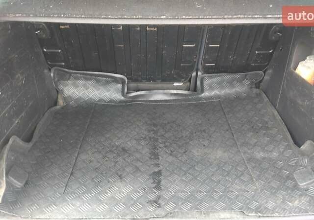 Серый Пежо Partner, объемом двигателя 1.56 л и пробегом 221 тыс. км за 6777 $, фото 11 на Automoto.ua