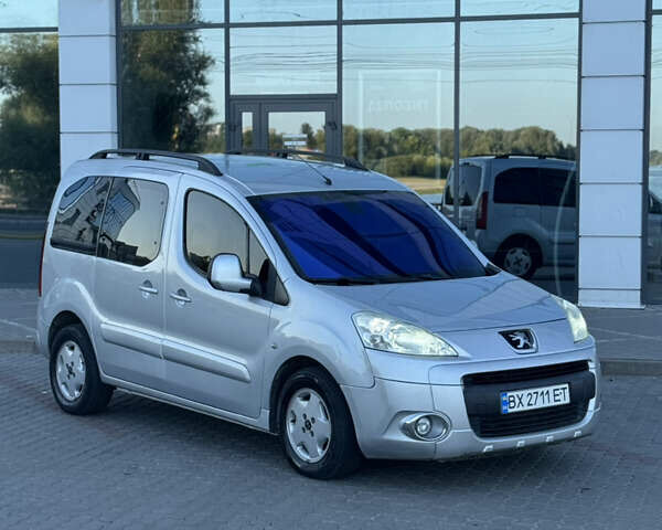Серый Пежо Partner, объемом двигателя 1.56 л и пробегом 265 тыс. км за 6450 $, фото 2 на Automoto.ua